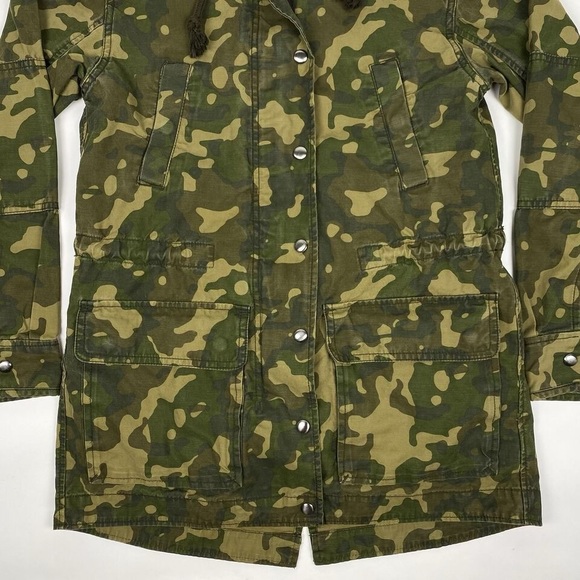 Vintage camo jacket by The Gap. - Picture 4 of 6